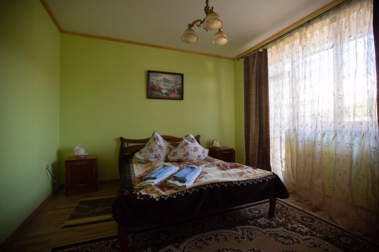 Guest House In Drachino Svalyava Exterior photo