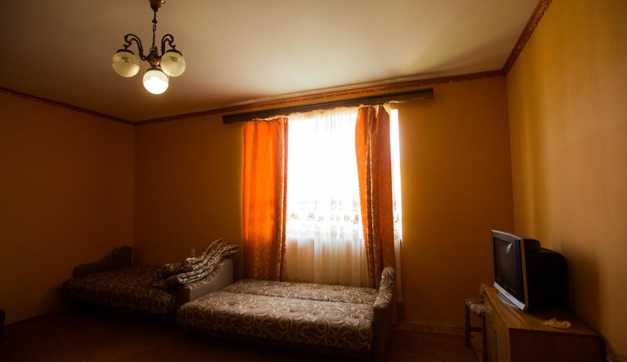 Guest House In Drachino Svalyava Exterior photo