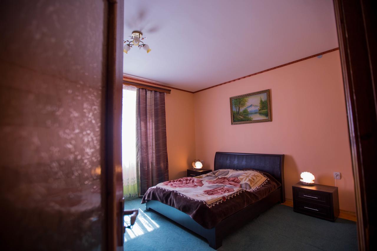 Guest House In Drachino Svalyava Exterior photo
